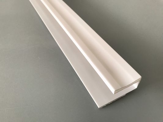 Akcesoria z PVC do montażu paneli z PVC Biały profil PVC-U Glossy Printing Extruded Plastic U Channel Waterproof UV Protection
