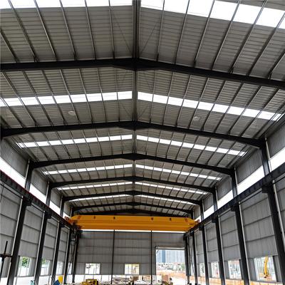 Materiał dachowy magazynowy Płyty UPVC 2 mm Płytki dachowe UPVC dla dachu fabrycznego Długotrwałe białe płyty faliste Pvc